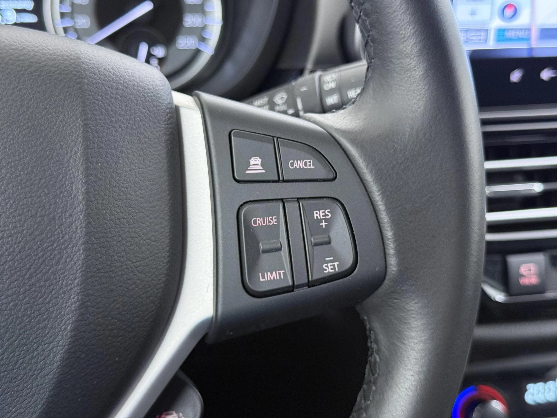 Suzuki-S-Cross-image-27