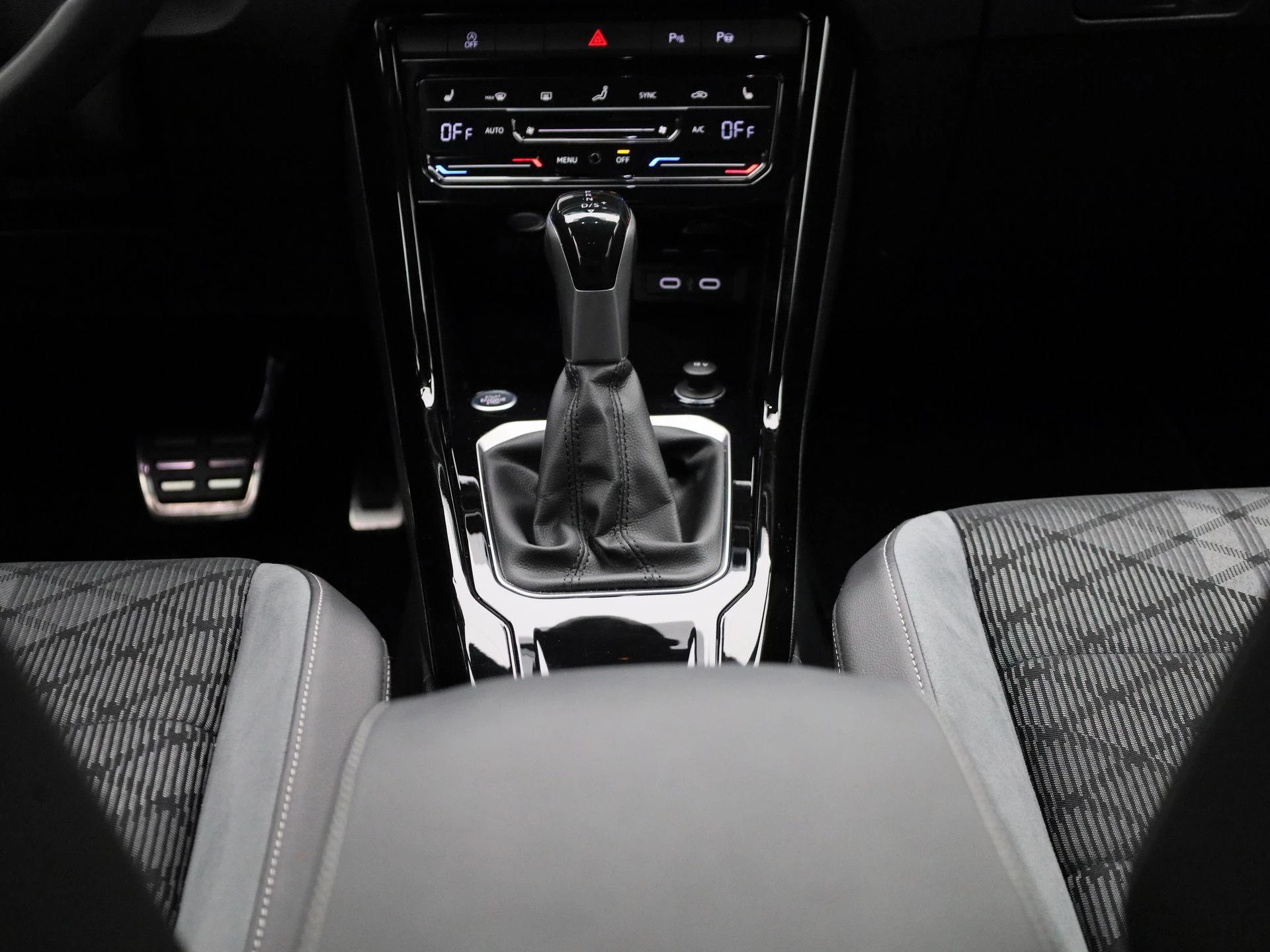 Volkswagen-T-Roc-image-9