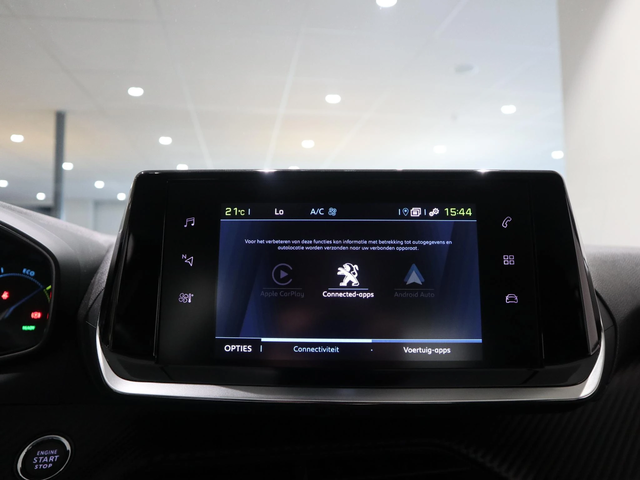 Peugeot-e-208-image-17