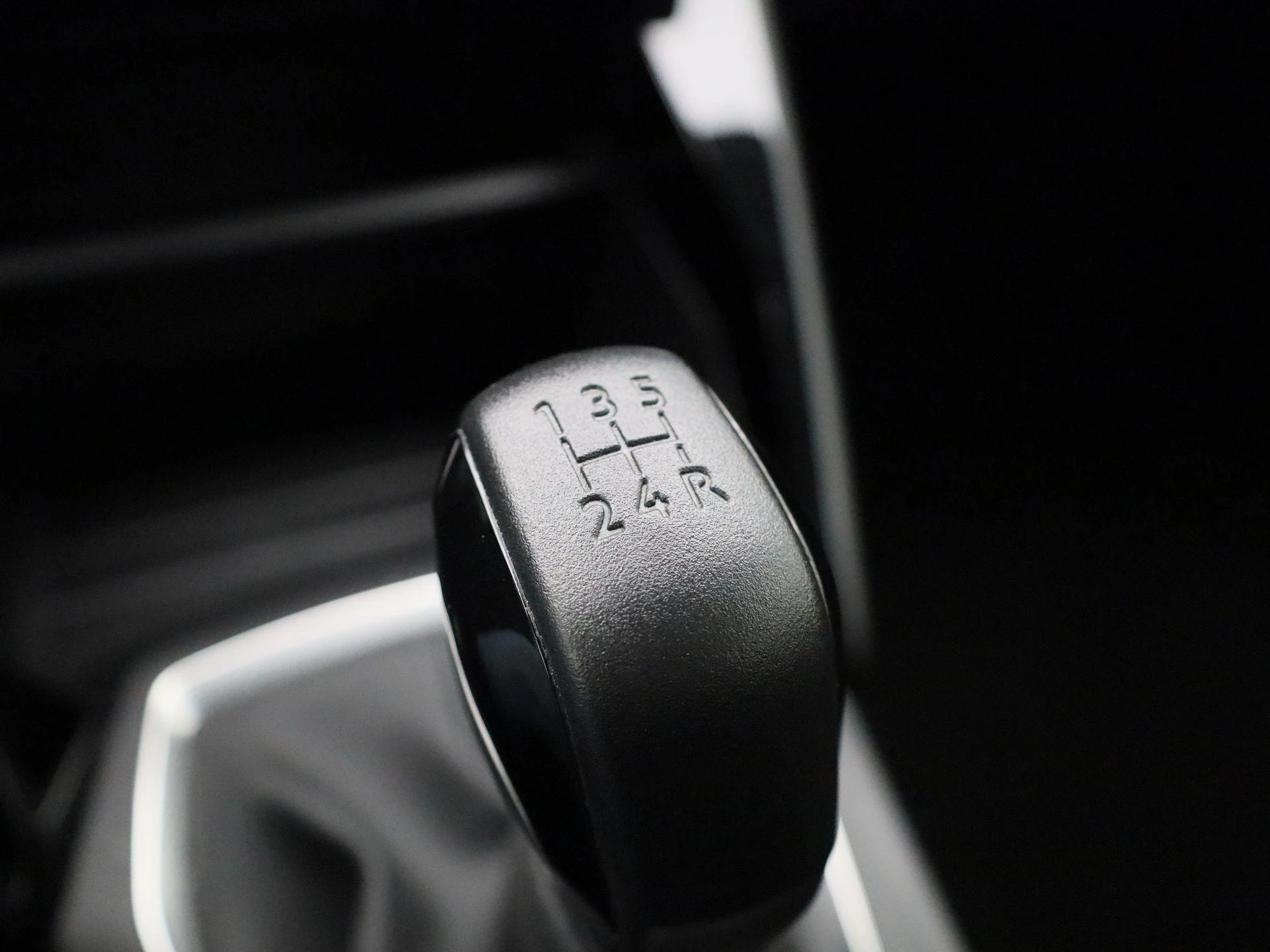 Peugeot-208-image-19