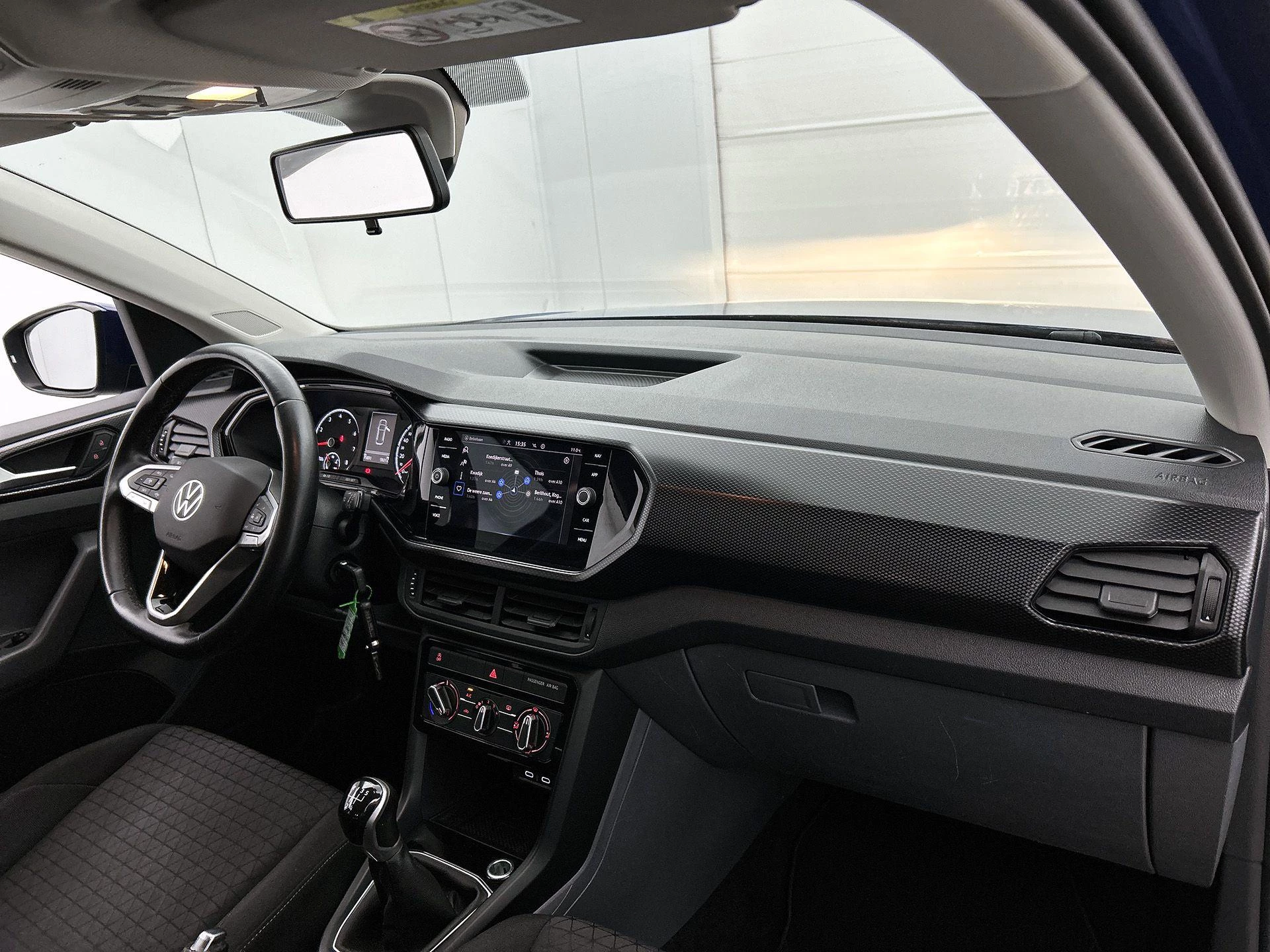 Volkswagen-T-Cross-image-18