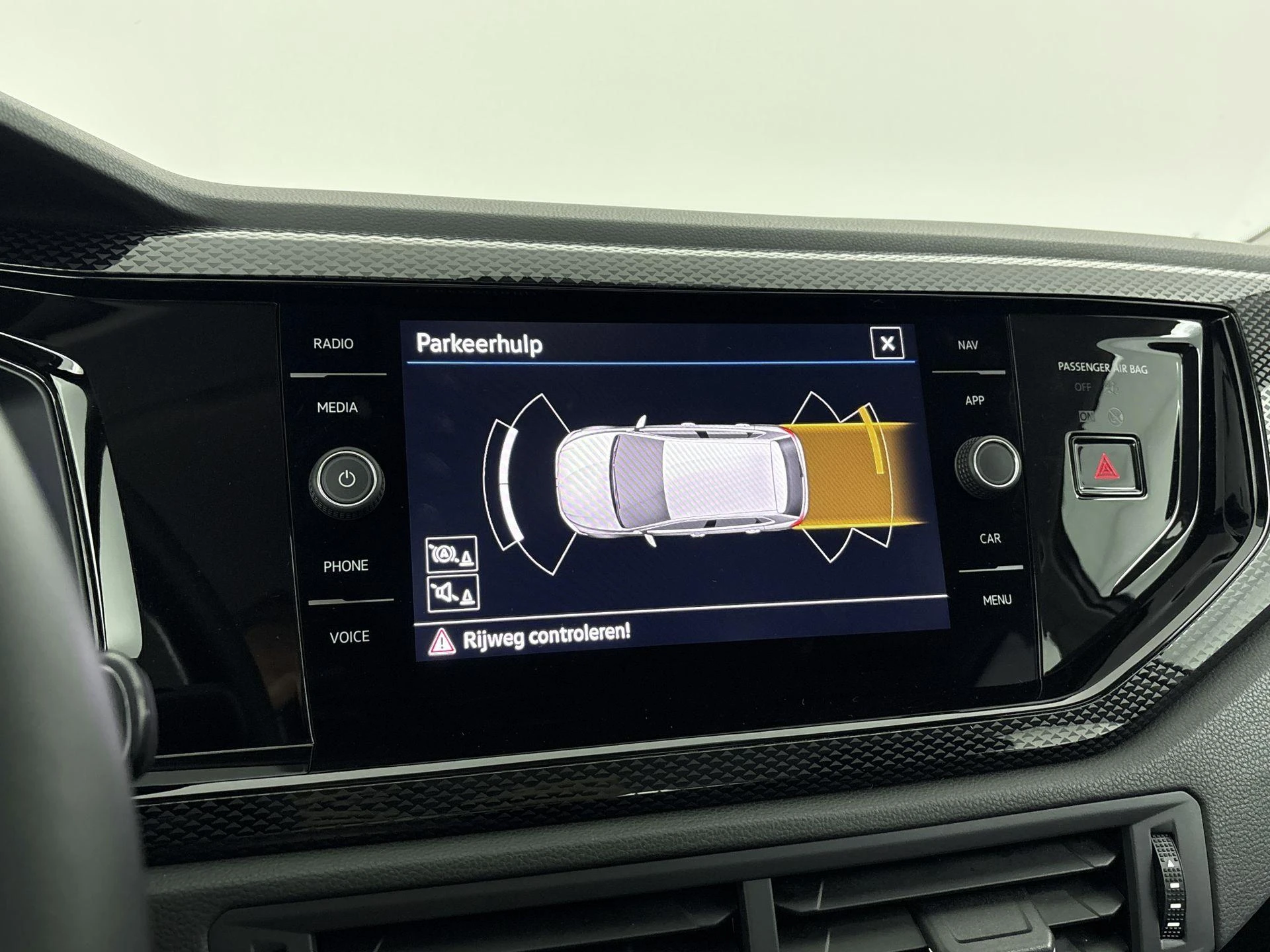 Volkswagen-Polo-image-9