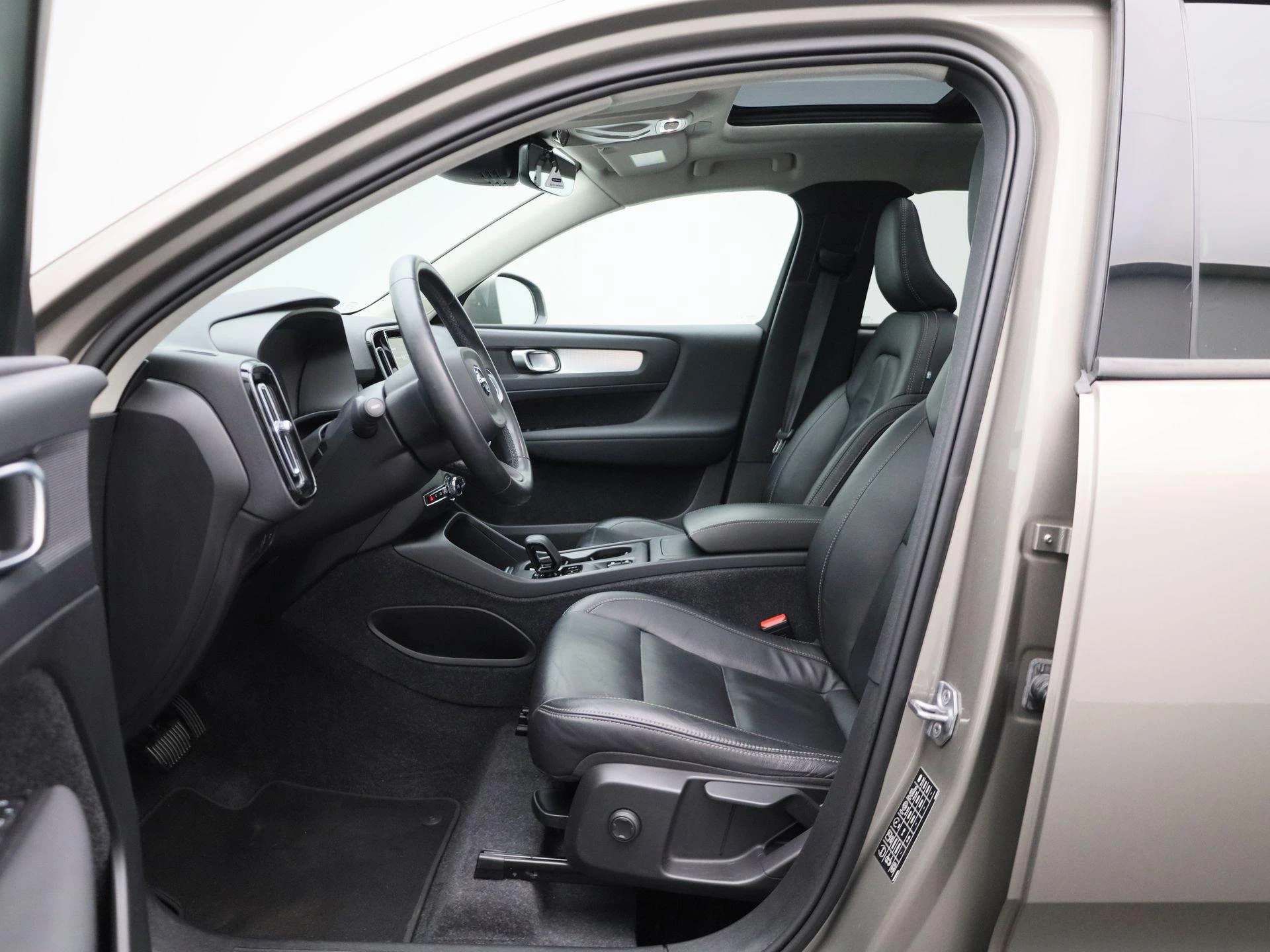 Volvo-XC40-image-8