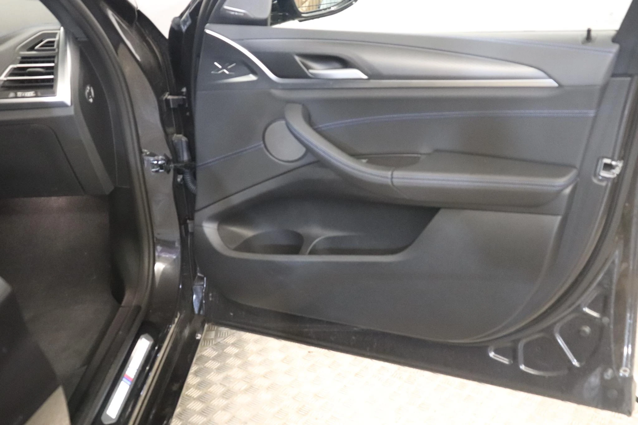 BMW-iX3-image-9