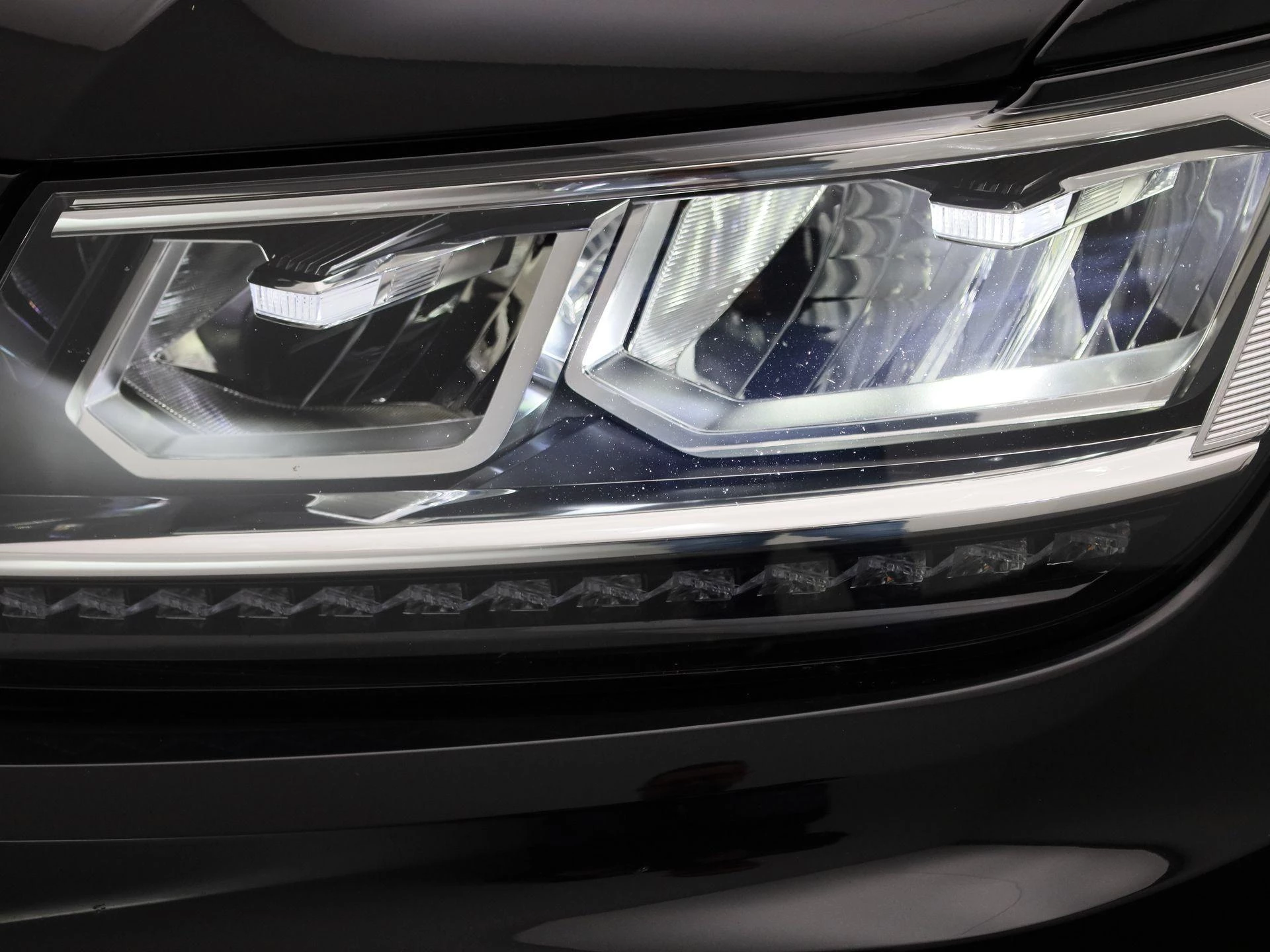 Volkswagen-Tiguan-image-15