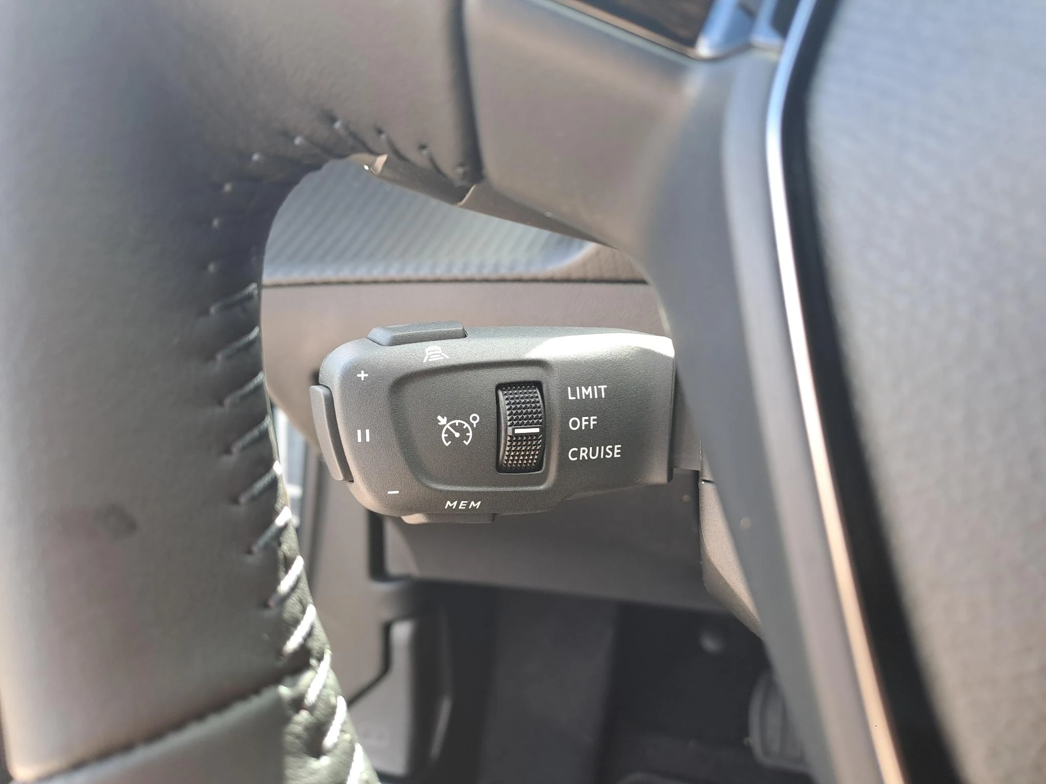Peugeot-2008-image-12