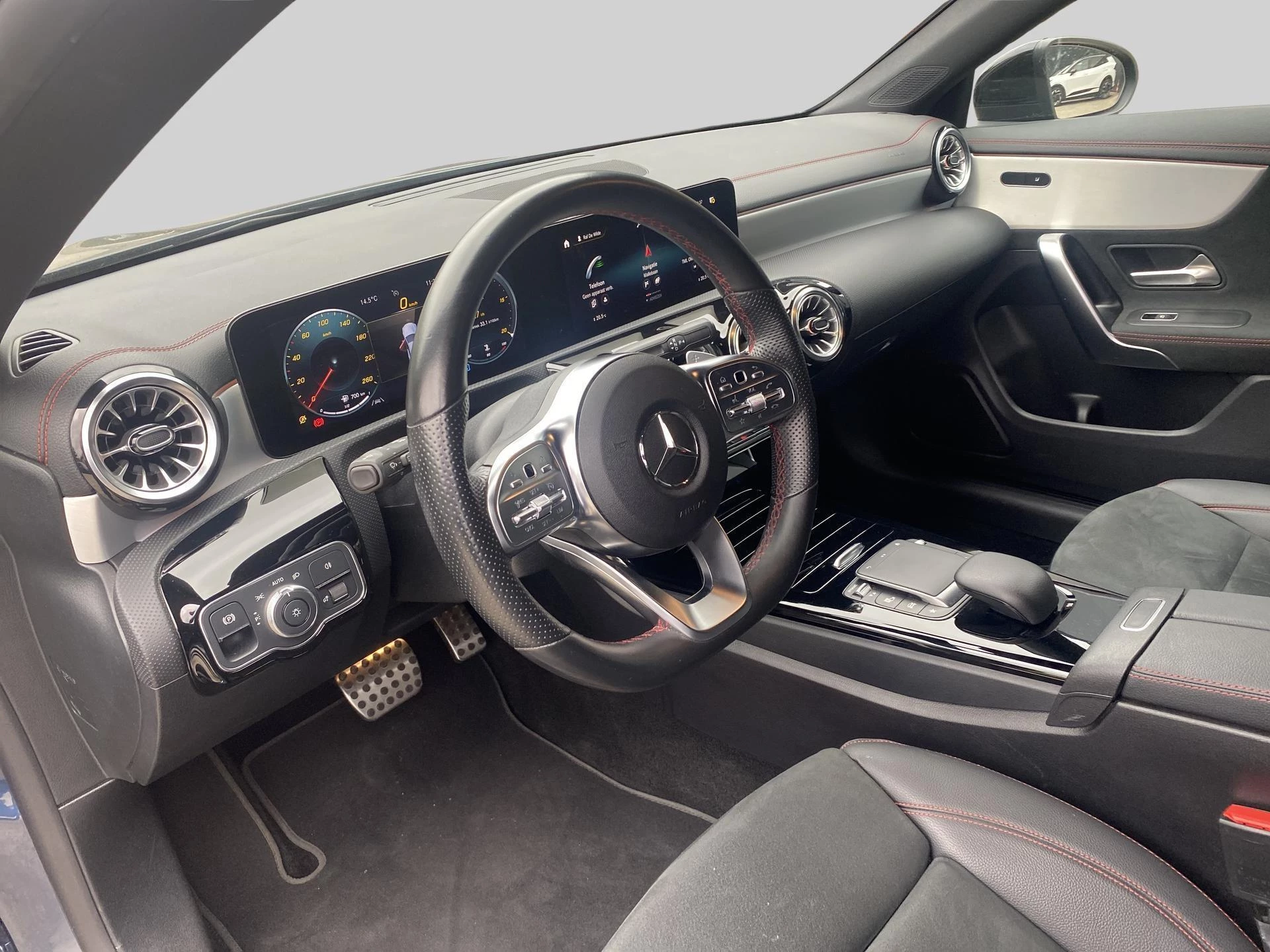 Mercedes-Benz CLA 180 d AMG Line Shooting Brake + NIGHTPAKKET + KEY LESS GO + 19 INCH + CAMERA +