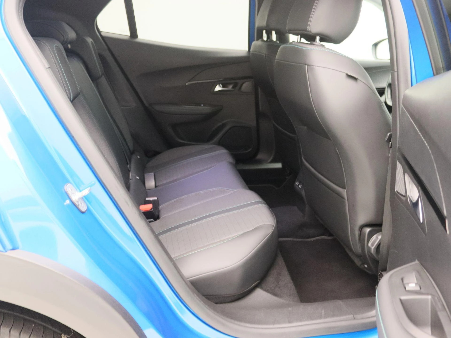 Peugeot e-2008 EV Allure Pack 50 kWh