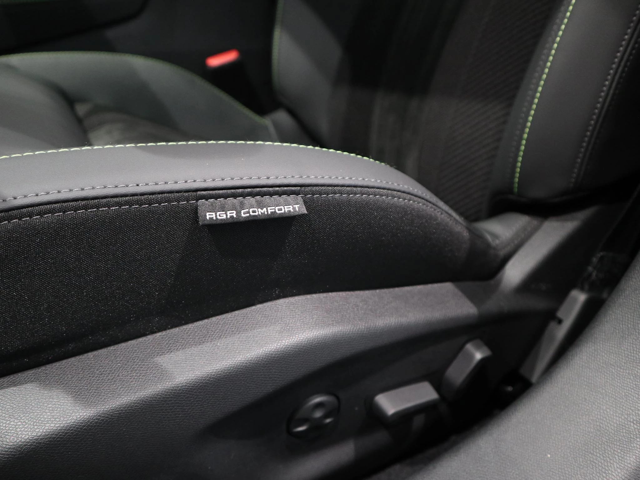 Peugeot-e-308-image-8