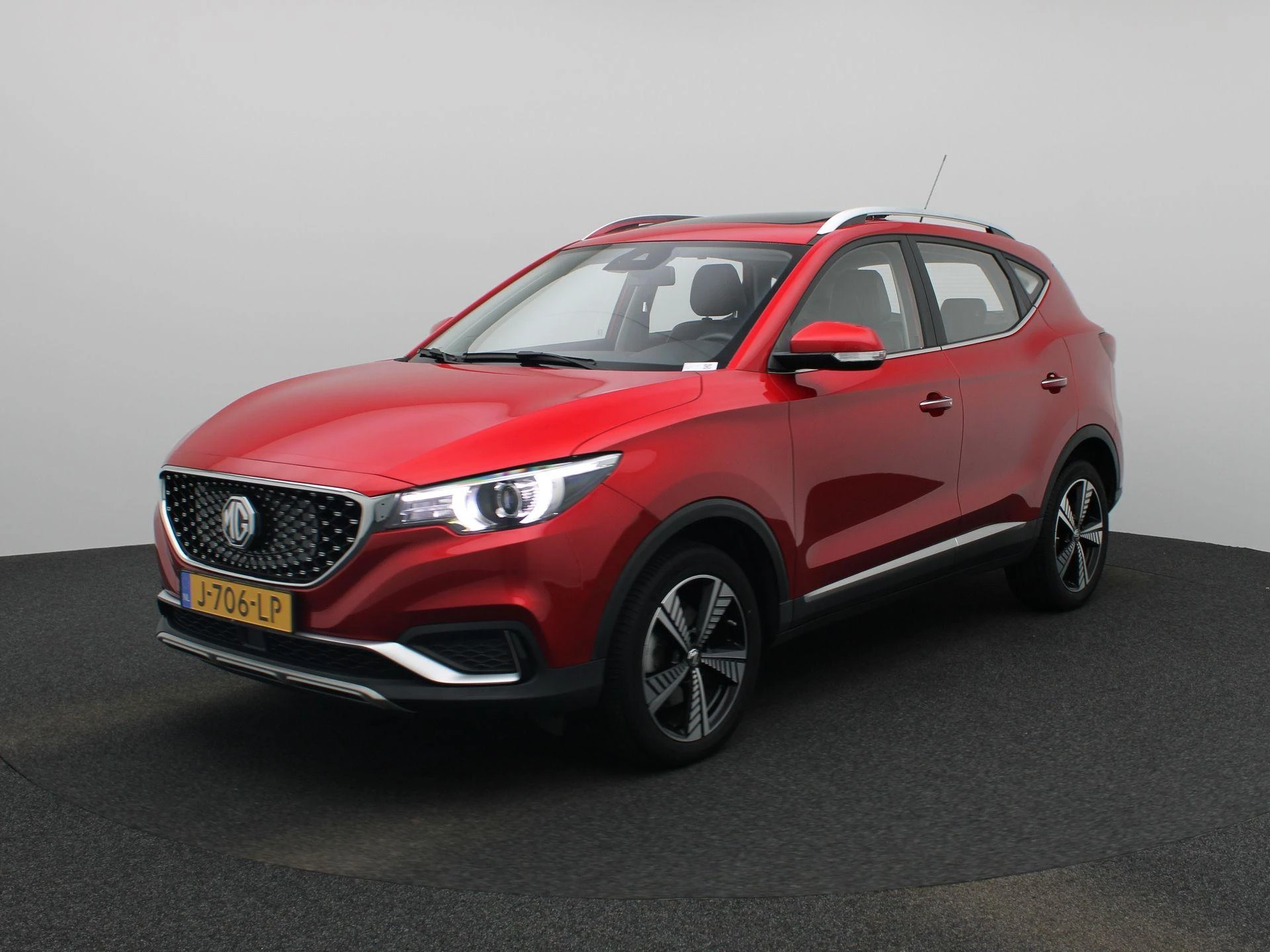 MG-ZS EV-image-0
