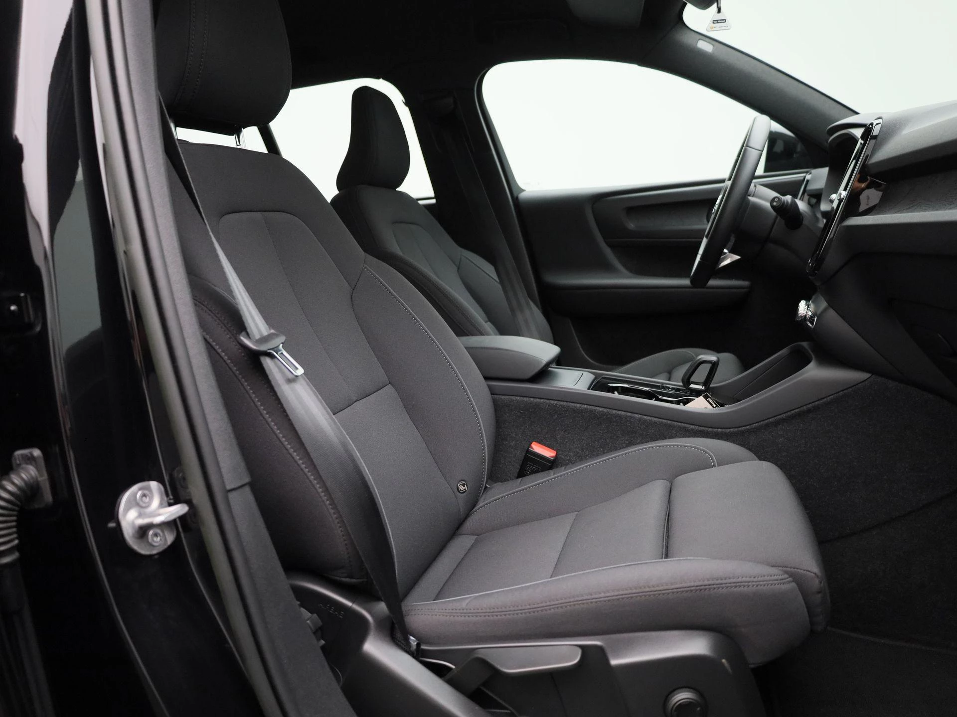 Volvo-XC40-image-33