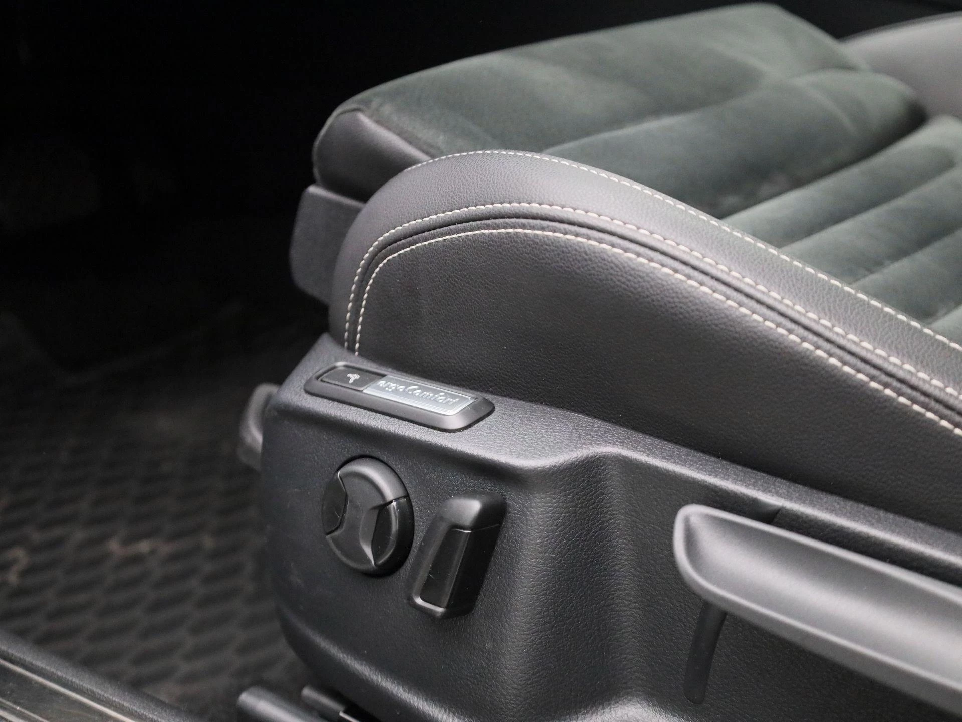 Volkswagen-Passat-image-30