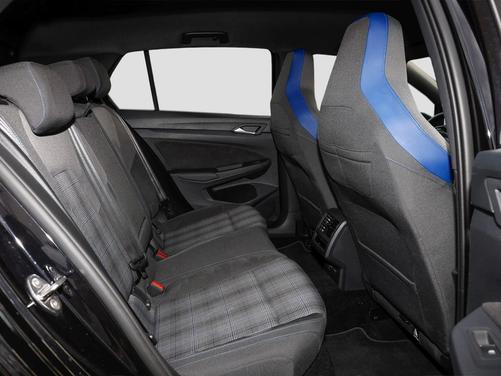 Volkswagen-Golf-image-9