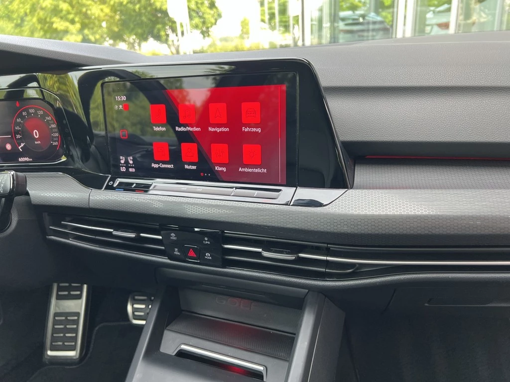 Volkswagen Golf VIII Lim. 1.4 TSI DSG GTE *SOH94%*Pano*