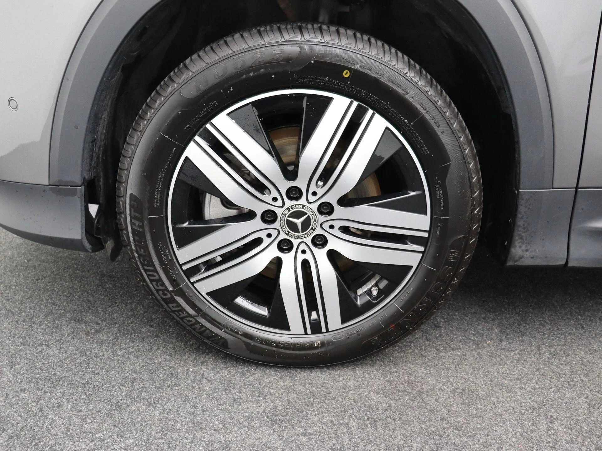 Mercedes-Benz-EQB-image-6