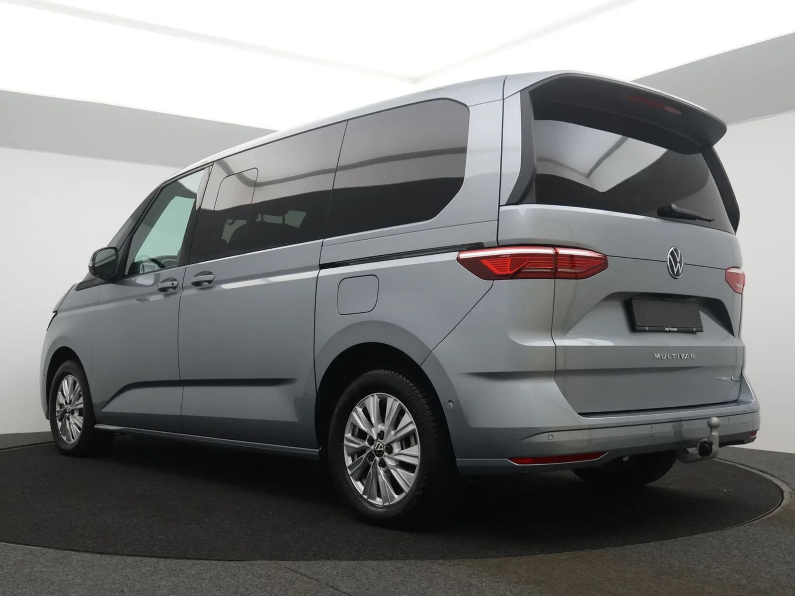 Volkswagen Multivan T7 eHybrid (PHEV) Multivan T7 PHEV Life Korte versie 1.5eHybrid 4X4 245PK *AUTOMAAT*7 ZITPLAATSEN*VIRTUAL COCKPIT*TREK