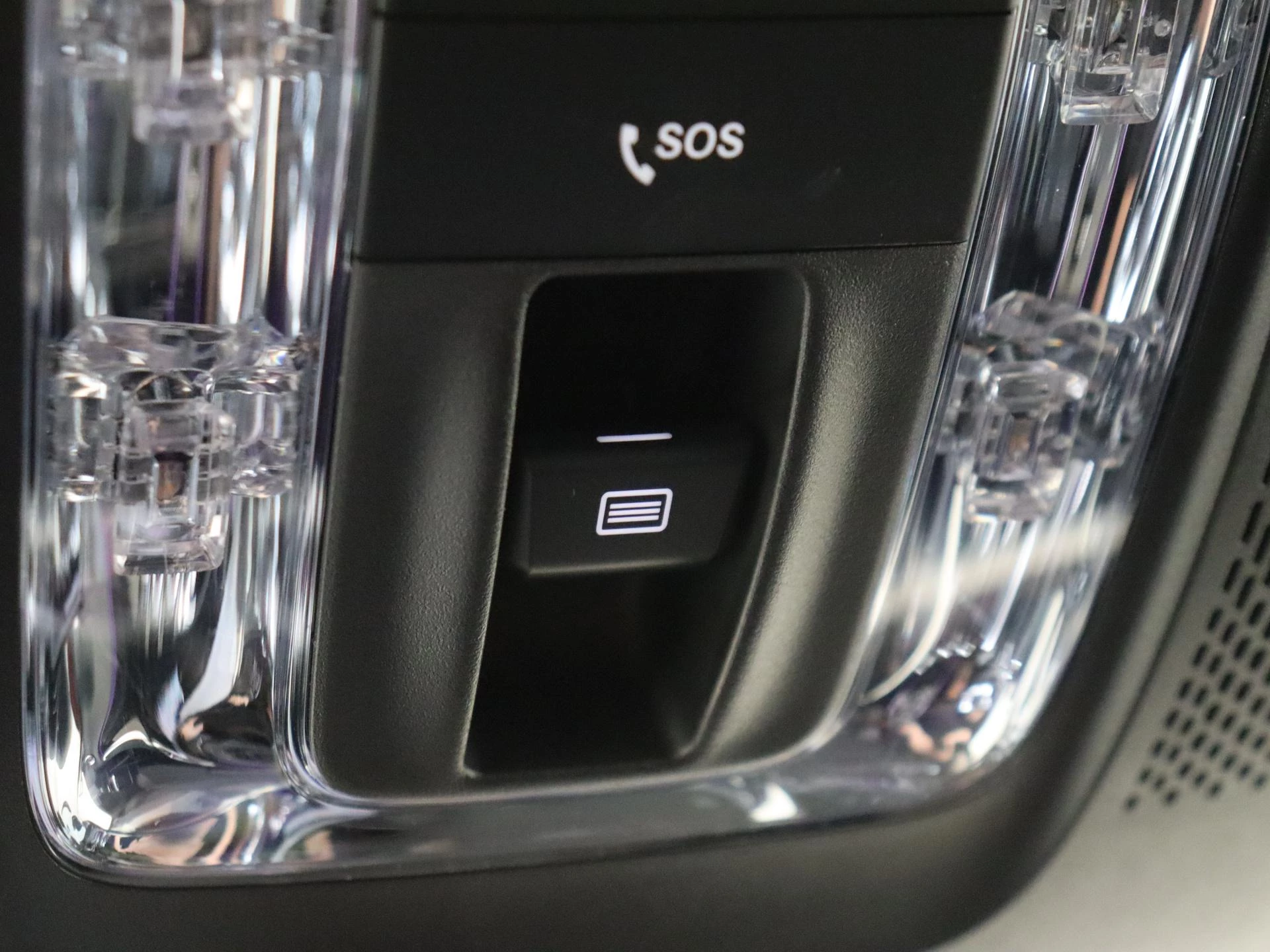 Mercedes-Benz-GLB-image-23