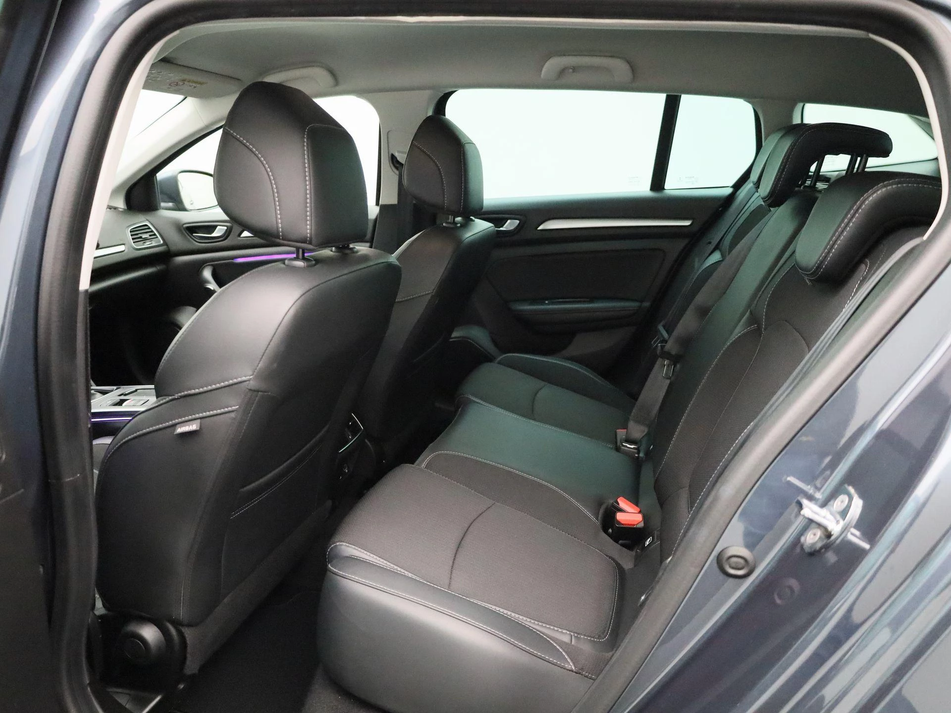 Renault-Megane E-Tech-image-9