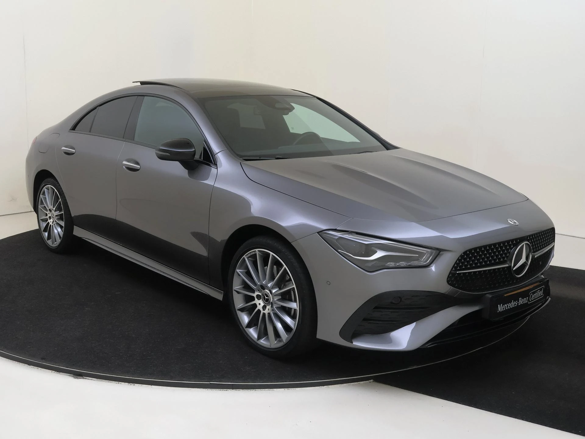 Mercedes-Benz-CLA-image-4