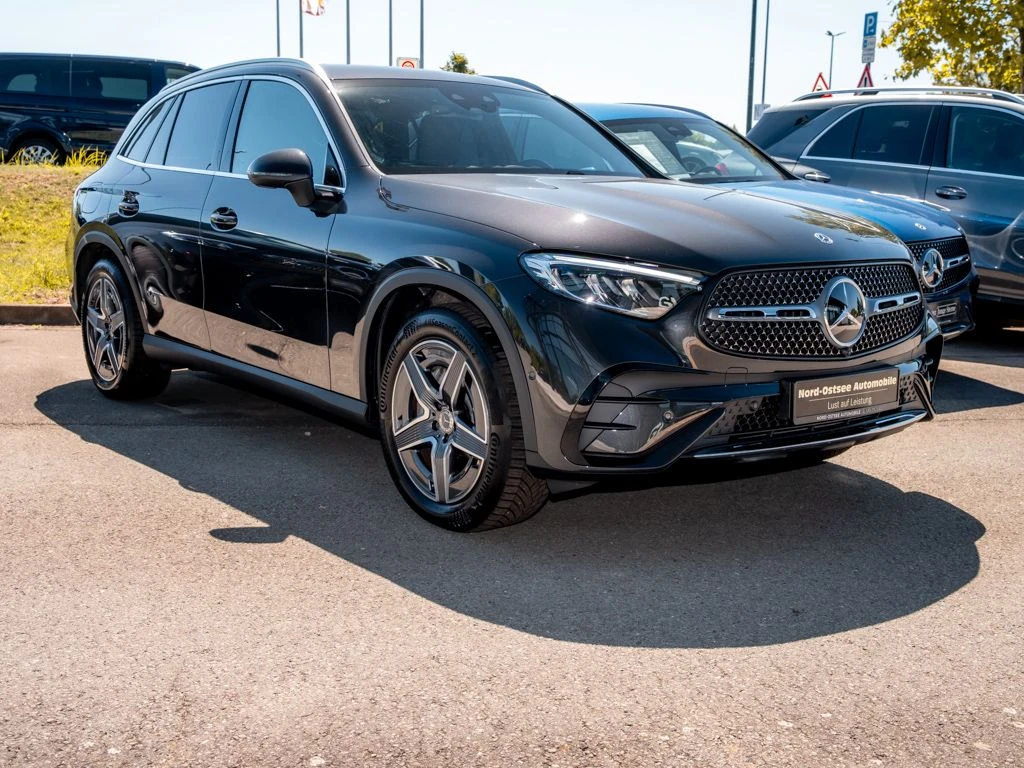 Mercedes-Benz-GLC 300 d-image-4