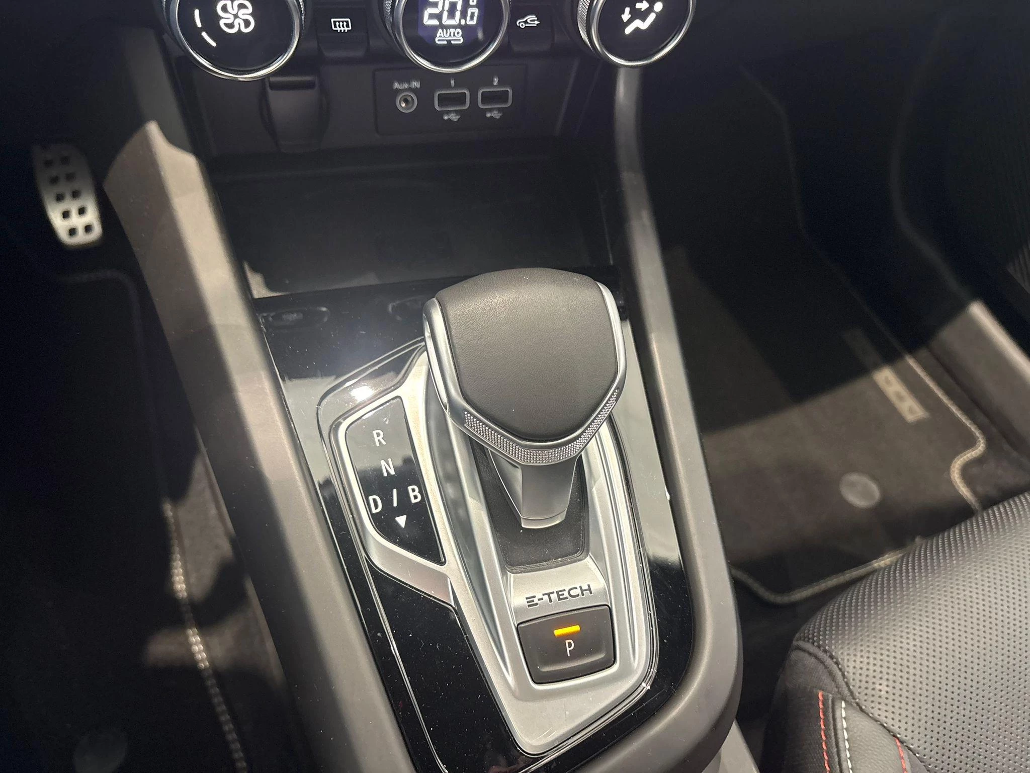 Renault-Arkana-image-23