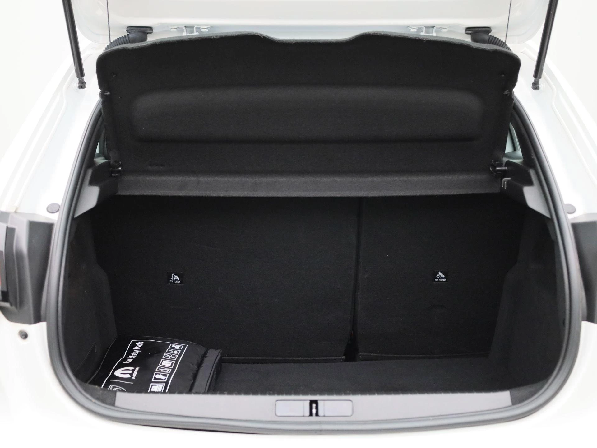 Peugeot-208-image-13