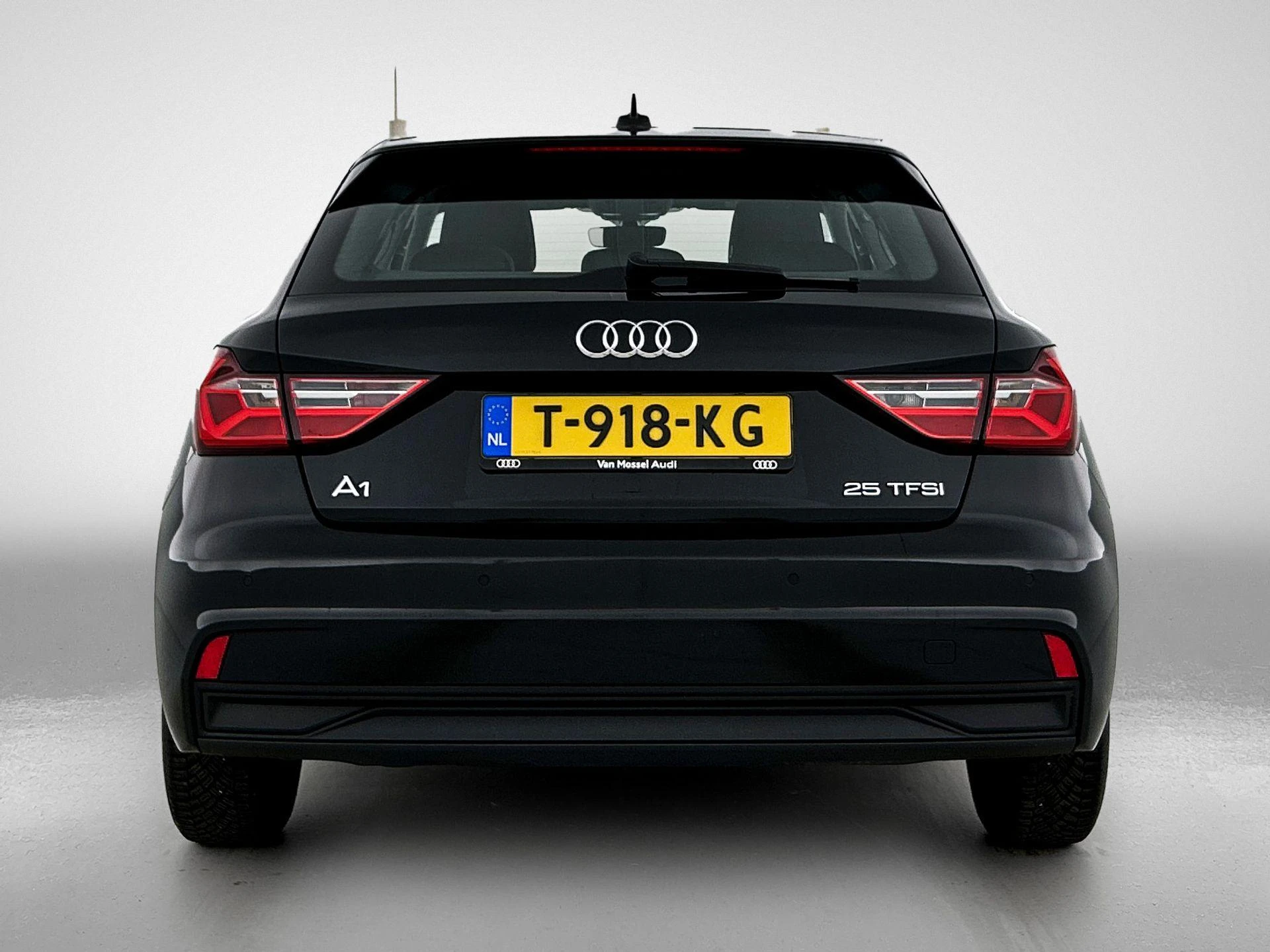 Audi-A1 Sportback-image-2