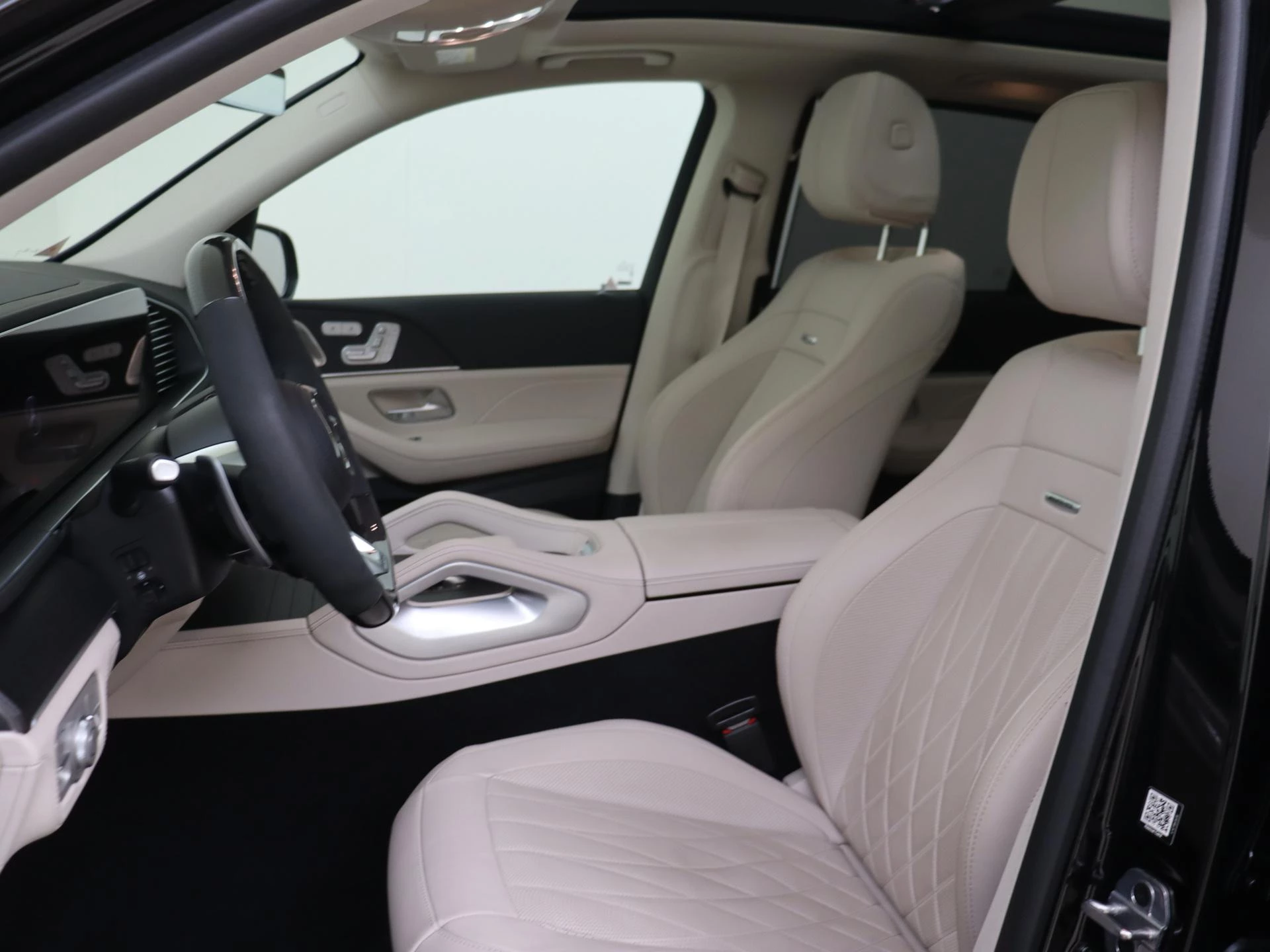 Mercedes-Benz-GLE-image-2