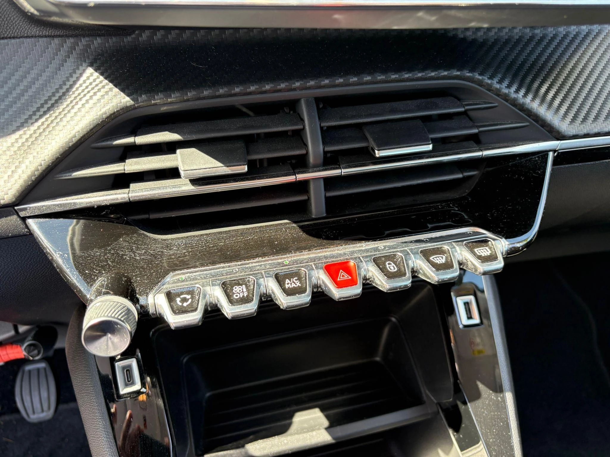 Peugeot-208-image-16