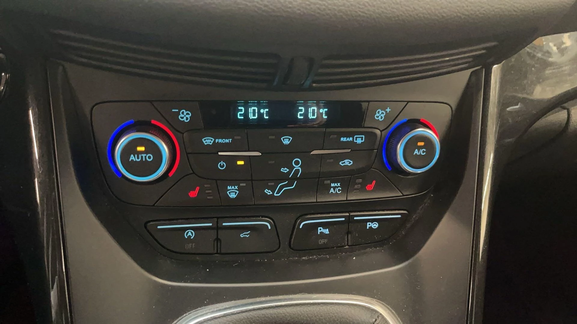 Ford-Kuga-image-13