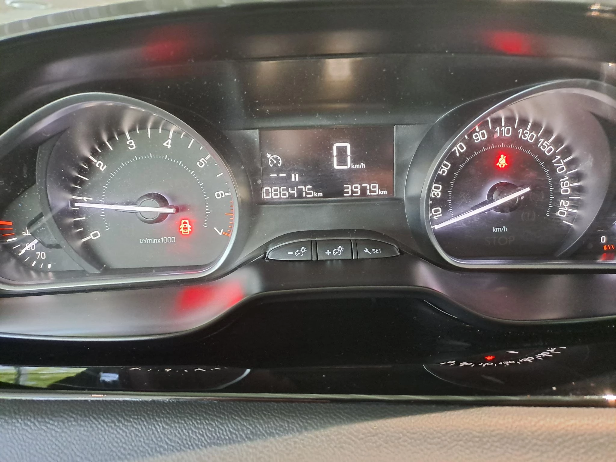 Peugeot-208-image-23