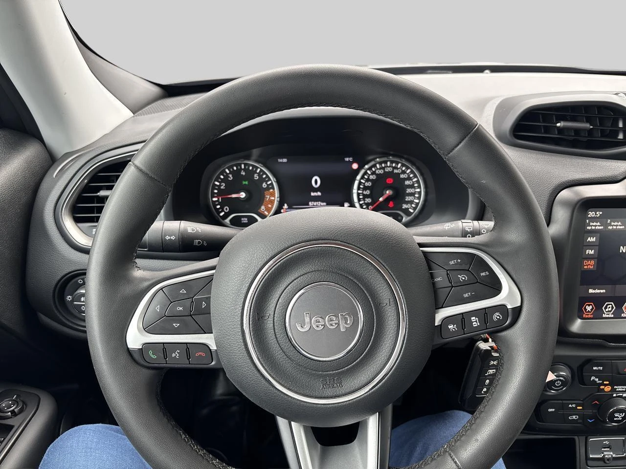 Jeep-Renegade-image-9