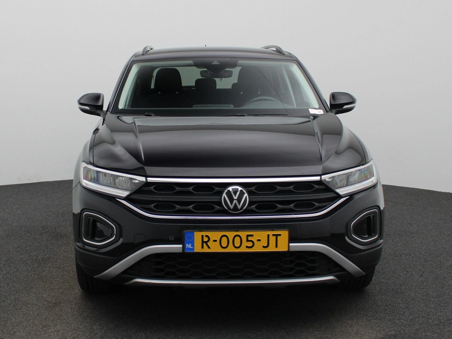 Volkswagen-T-Roc-image-4