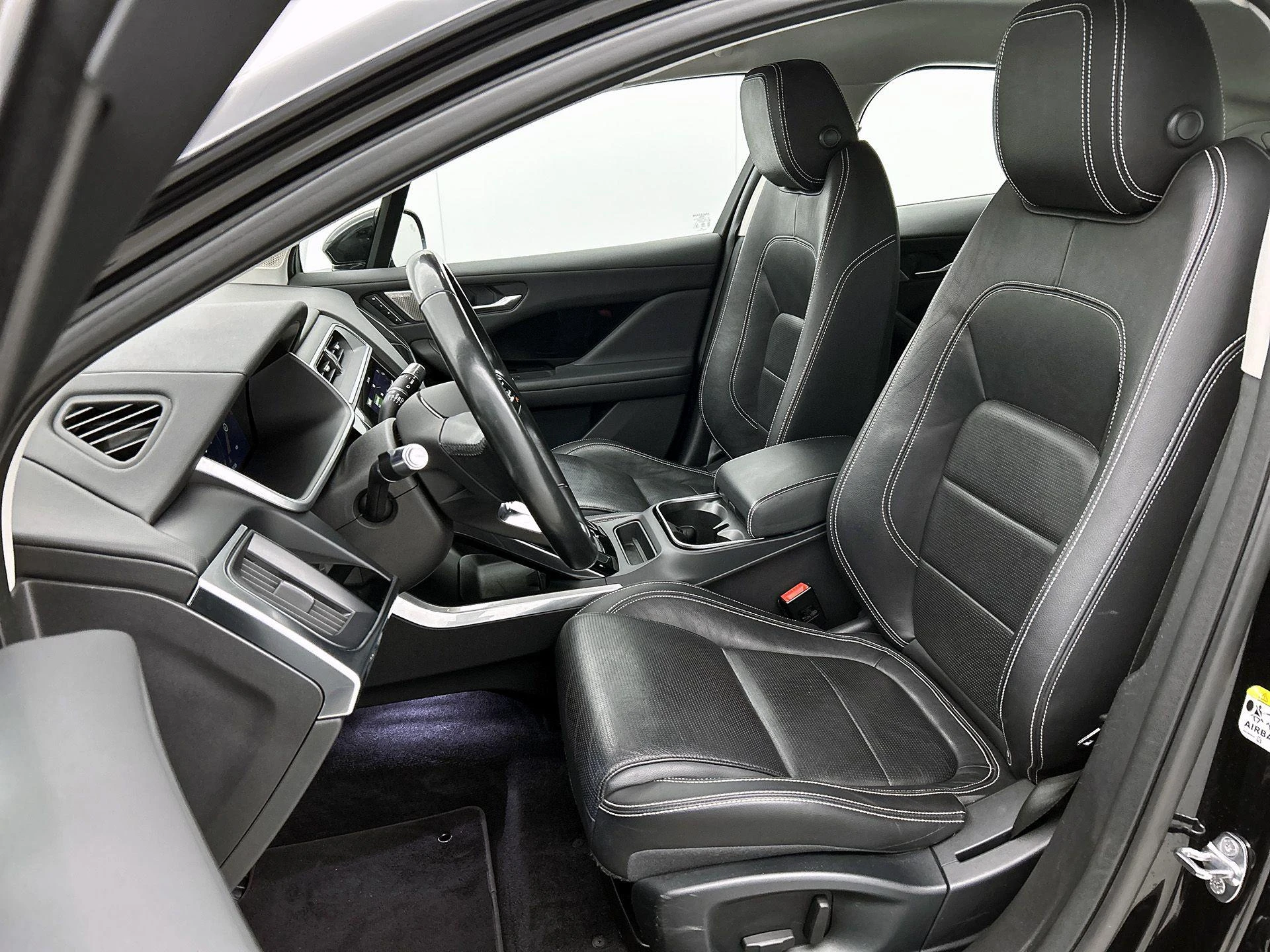Jaguar-I-PACE-image-45