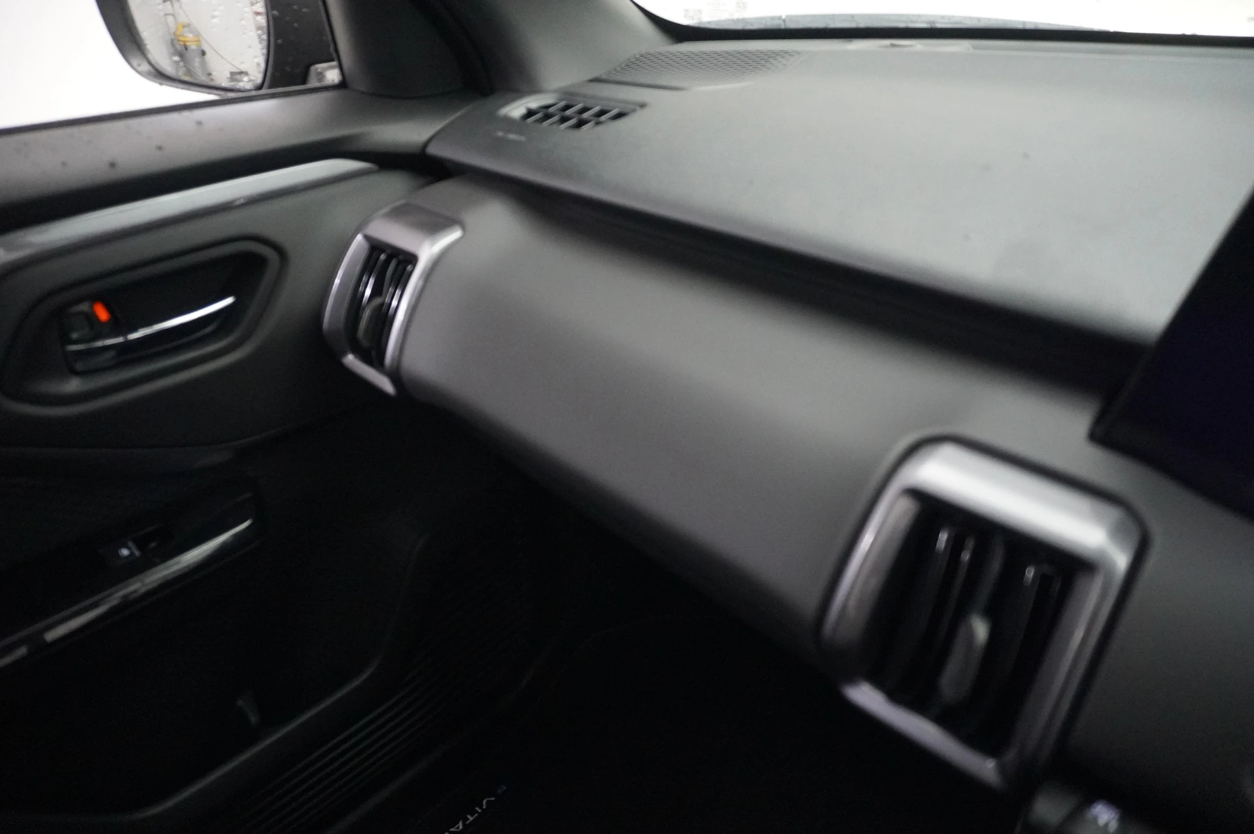 Suzuki-e Vitara-image-25