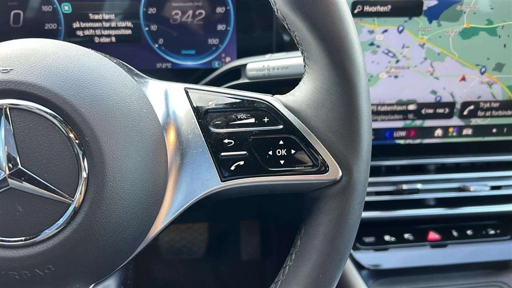 Mercedes-Benz-CLA-image-11