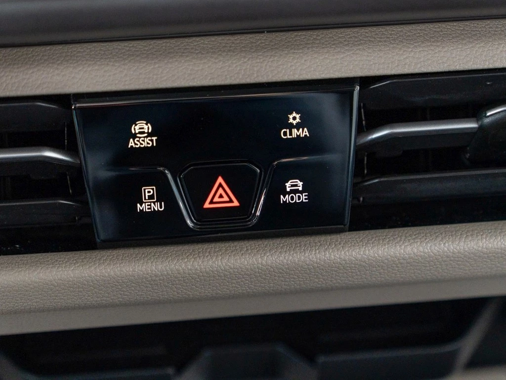 Volkswagen-Multivan-image-18