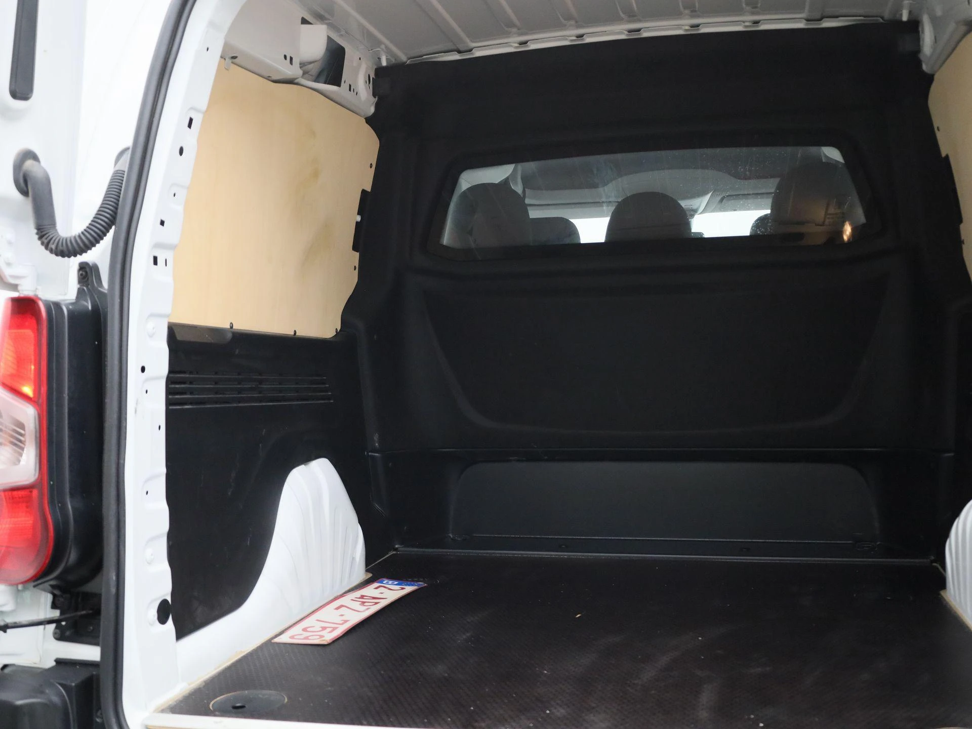 Peugeot-Partner-image-17