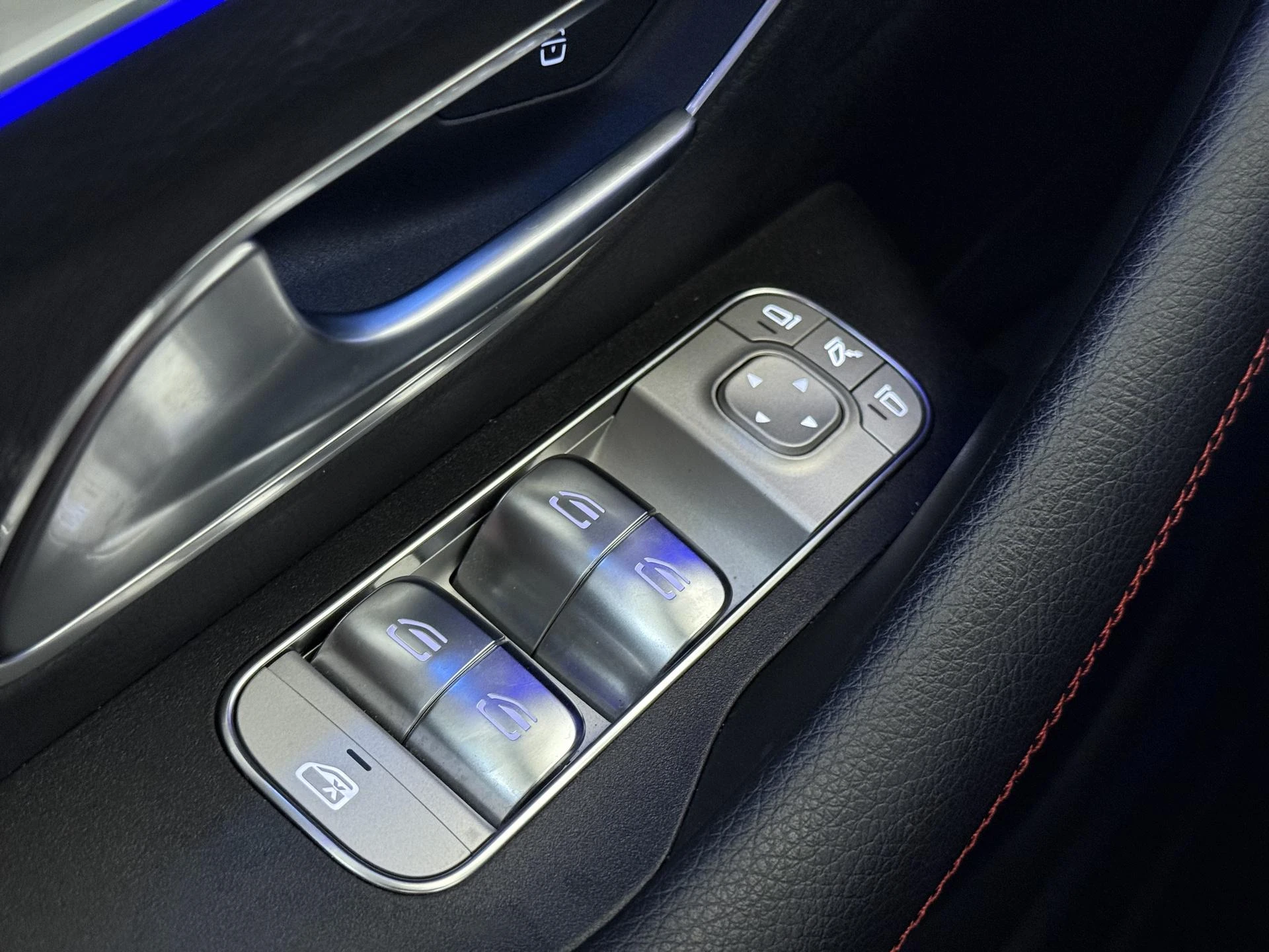 Mercedes-Benz-GLE-image-25