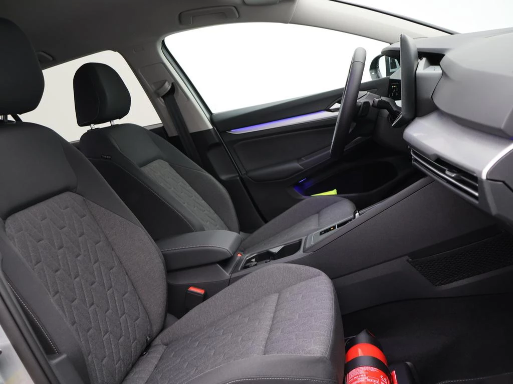 Volkswagen Golf VIII Golf Life Business 1.5 eTSI 85 kW (116 pk) DSG // DEMO