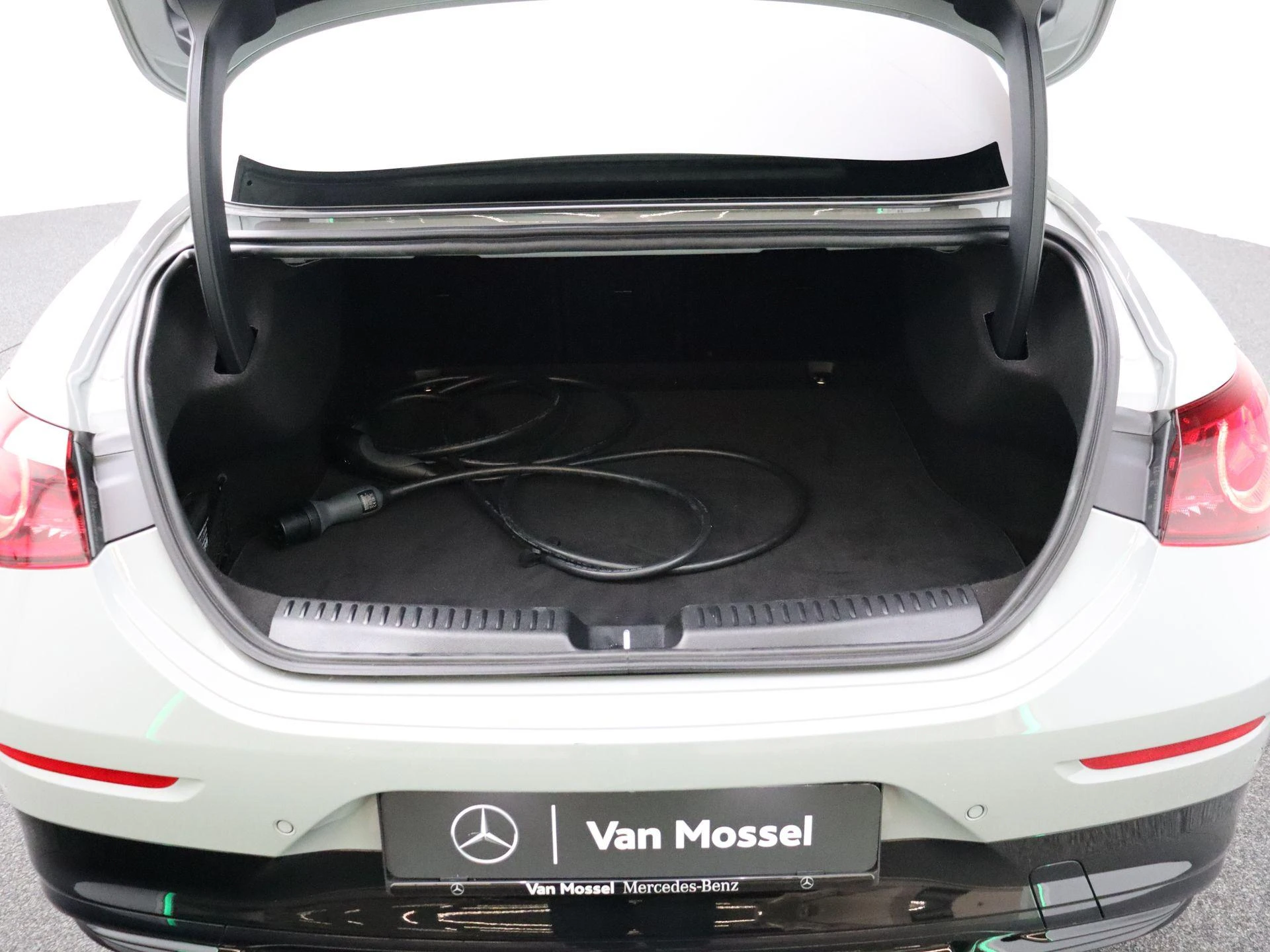 Mercedes-Benz-CLA-image-26