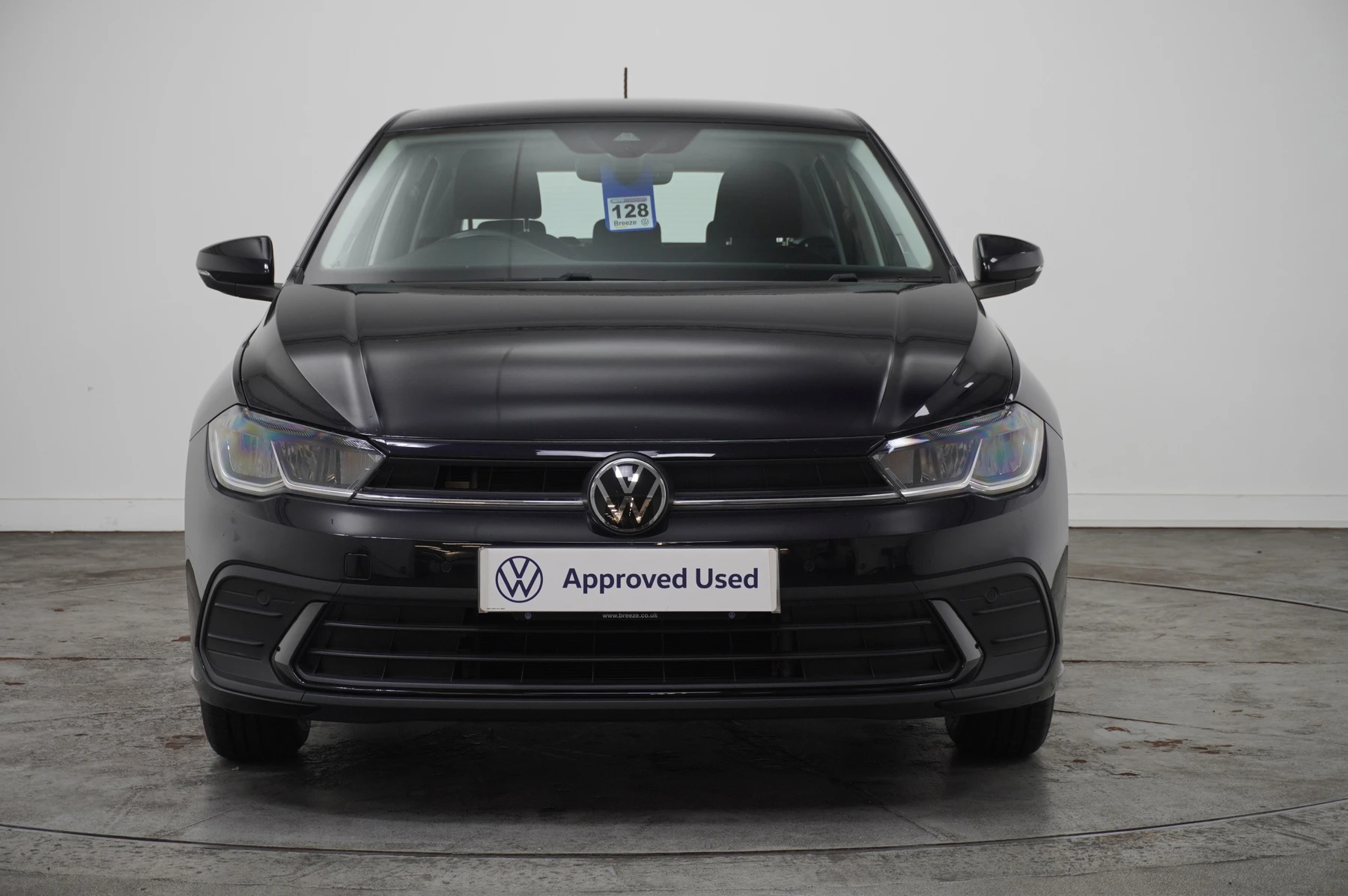 Volkswagen-Polo-image-6