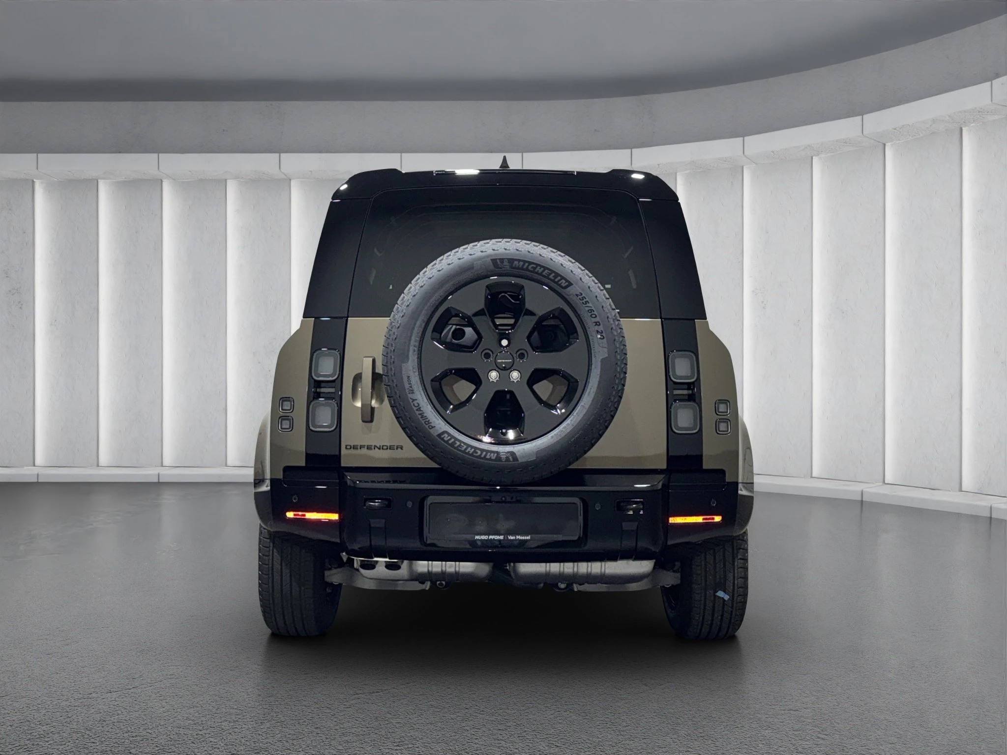 Land Rover-Defender-image-2