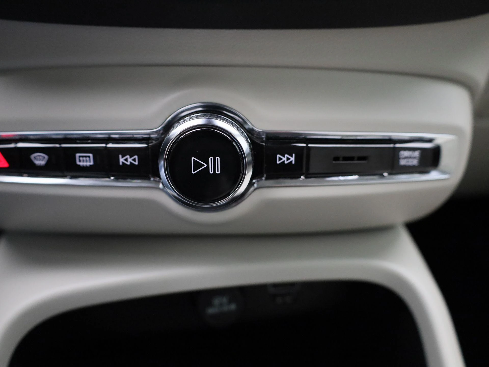 Volvo-XC40-image-20