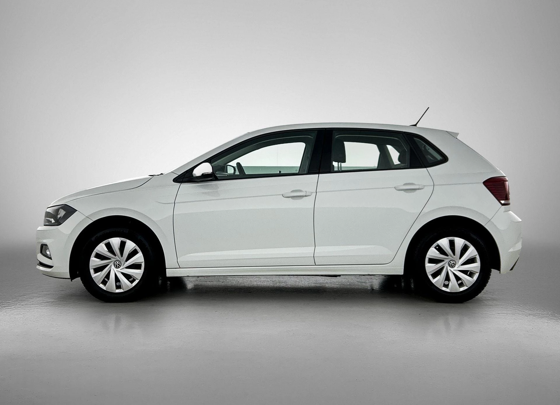 Volkswagen-Polo-image-1