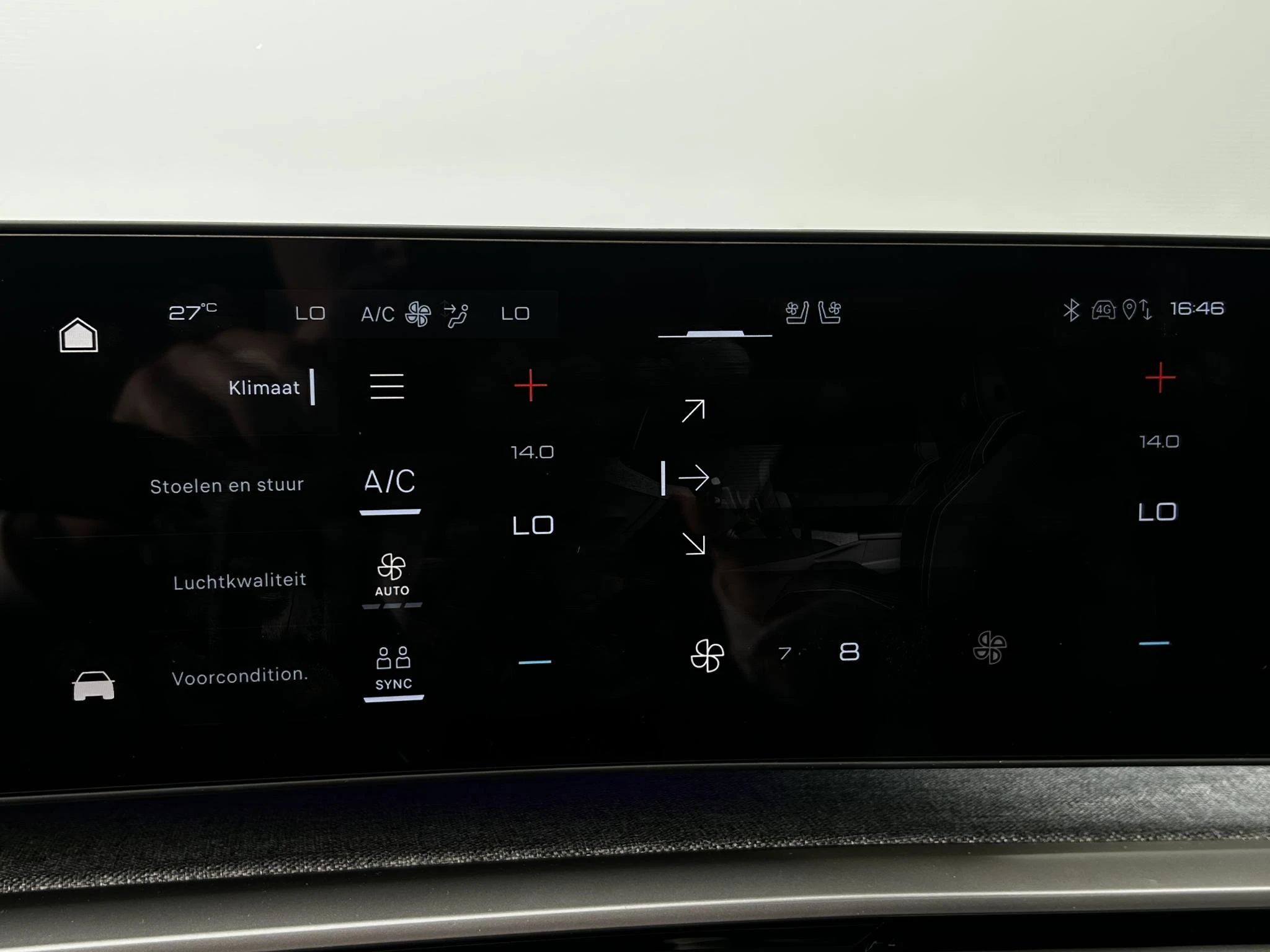 Peugeot-e-3008-image-19