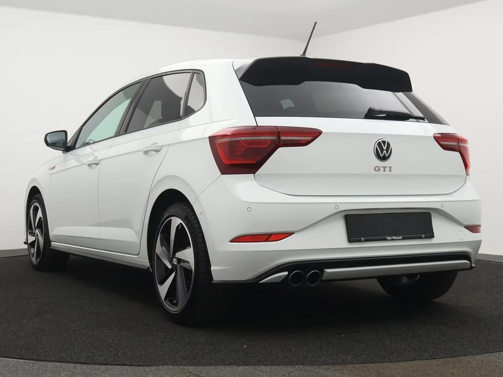 Volkswagen-Polo-image-12