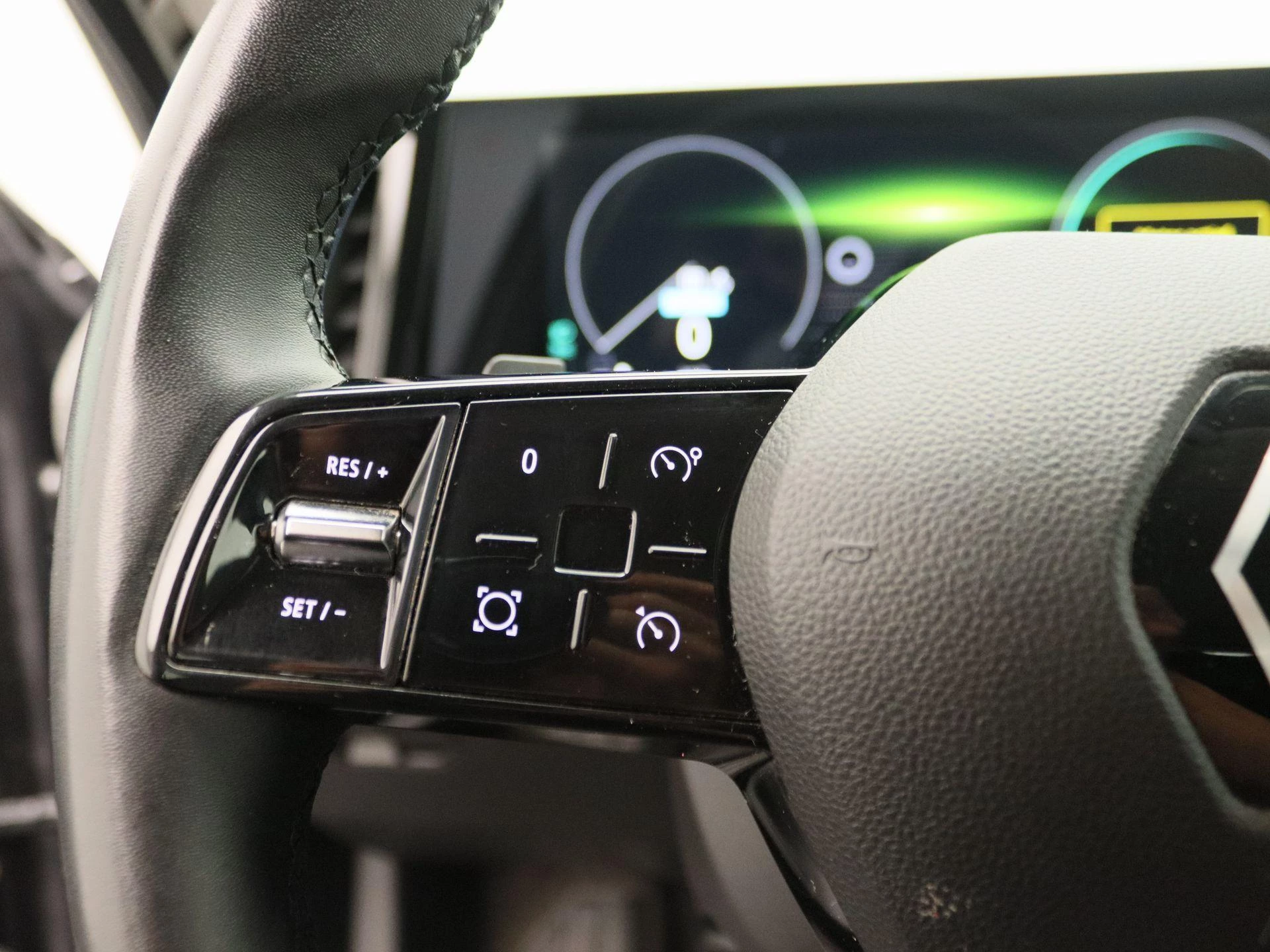 Renault-Megane E-Tech-image-17
