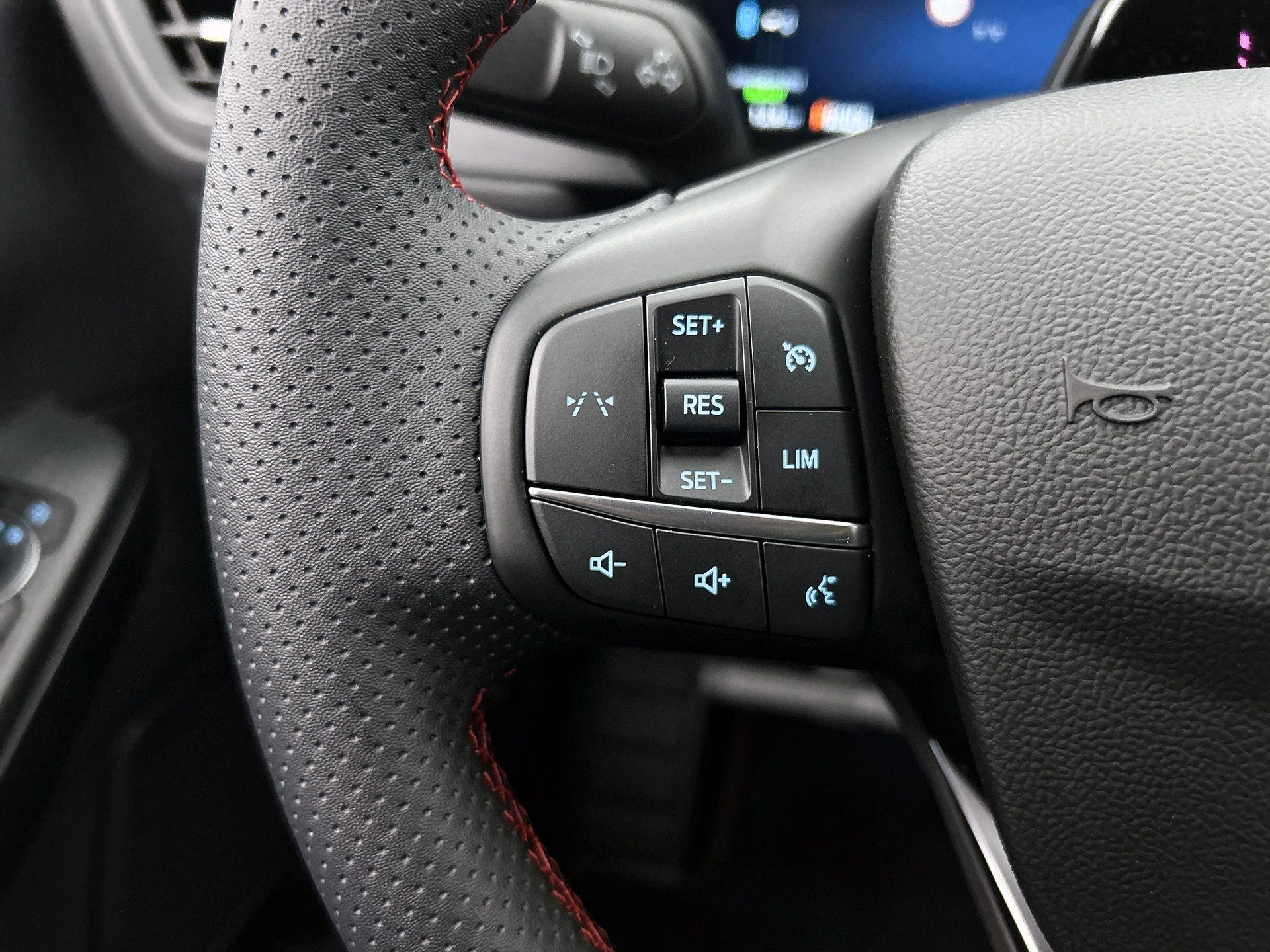 Ford-Kuga-image-5