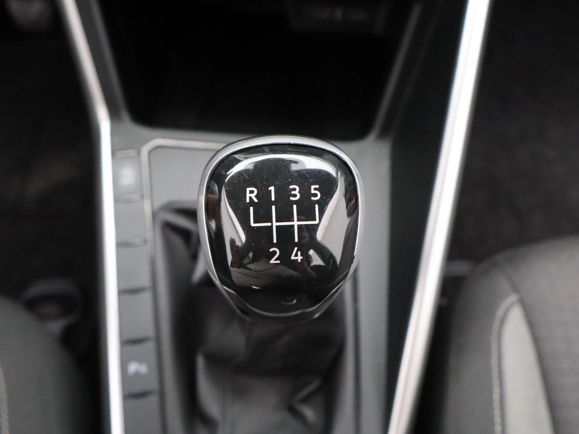 Volkswagen-Polo-image-22